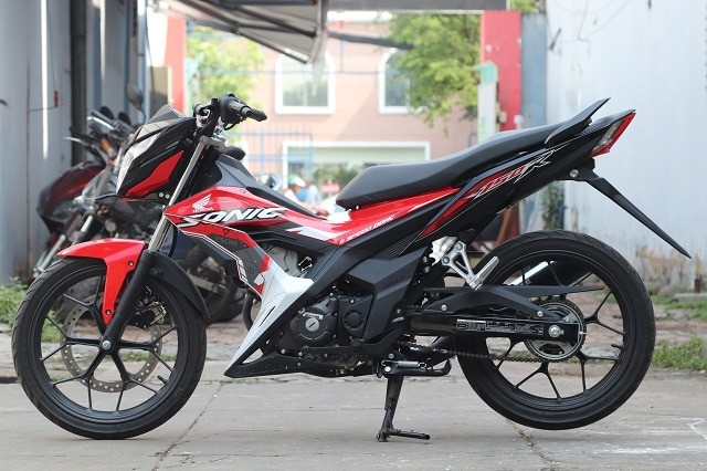 Xe máy Honda Sonic 150R 2020 đen đỏ nhập khẩu Indo