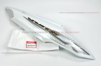 Ốp sườn Phải Wave A 110 2019 2020 màu Trắng tem bản Tiêu Chuẩn, Bụng sau Wave Alpha Lớn 2017 2018 2021 2022 2023